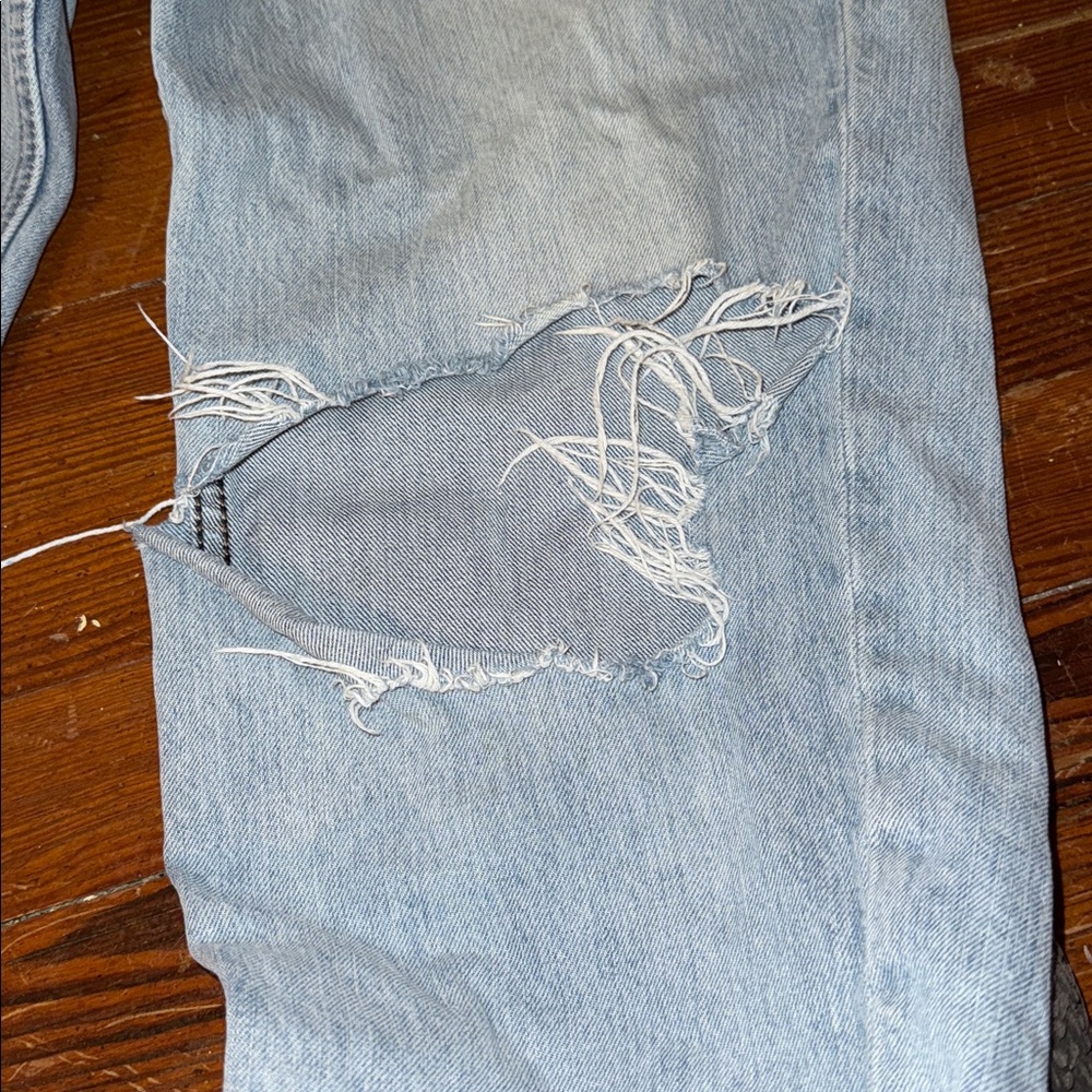 Ariat Women’s Tomboy Straight leg jean super distressed Size 29R (waist) - Picture 9 of 9